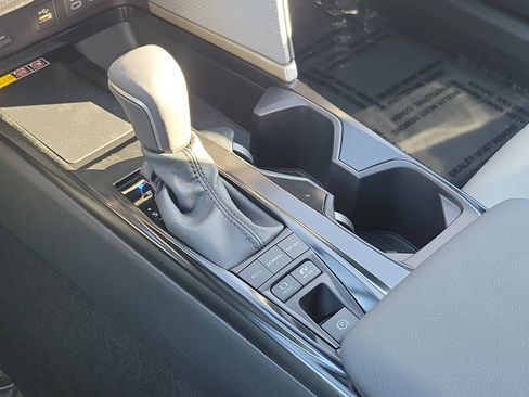 Used 2026 Toyota Camry SE image 29