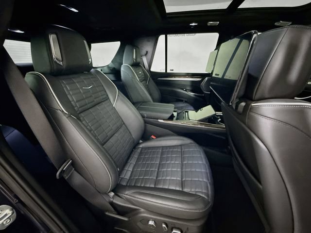 Used 2025 Cadillac Escalade Sport Platinum AWD/4WD image 30