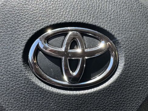 Certified 2025 Toyota RAV4 XLE AWD/4WD image 33