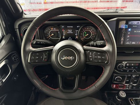 Used 2024 Jeep Wrangler Unlimited Rubicon w/ Technology Group AWD/4WD image 16