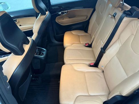 Used 2019 Volvo XC90 T6 Momentum AWD/4WD image 12