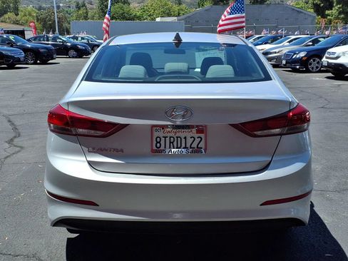 Used 2018 Hyundai Elantra SEL FWD image 6