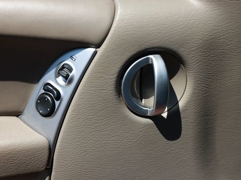 Used 2006 Jeep Liberty Limited AWD/4WD image 42