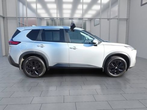 Certified 2022 Nissan Rogue SV AWD/4WD image 9