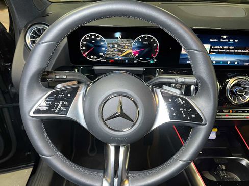 Certified 2025 Mercedes-Benz GLA 250 4MATIC image 24