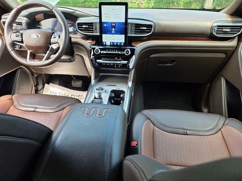 Certified 2023 Ford Explorer King Ranch w/ Technology Package AWD/4WD image 15
