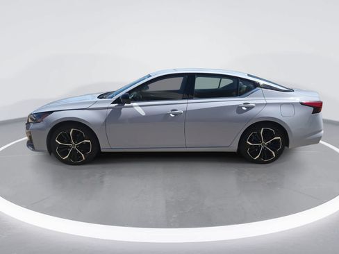 Used 2024 Nissan Altima 2.5 SR FWD image 5