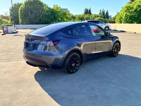 Used 2023 Tesla Model Y AWD image 7