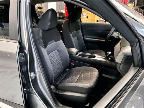 Certified 2025 Nissan Kicks SV image 6