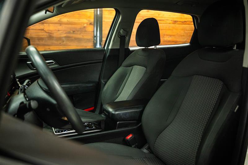 Used 2023 Kia Sportage LX FWD image 9