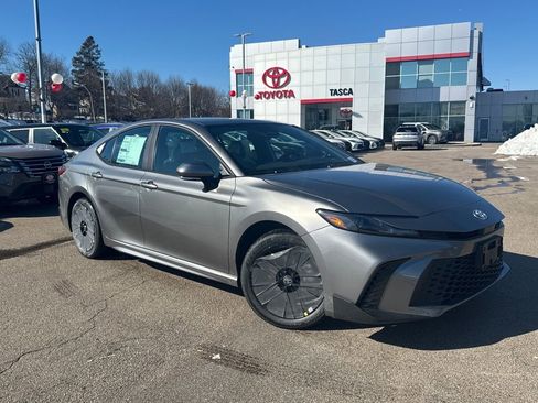 New 2026 Toyota Camry SE image 1