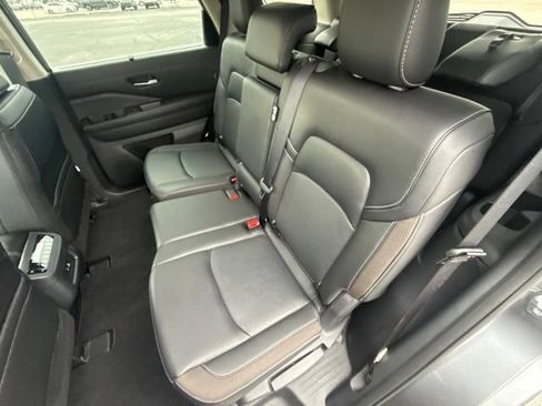 Used 2024 Nissan Pathfinder SL AWD/4WD image 22