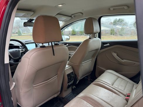 Used 2017 Ford C-MAX Energi Titanium w/ Equipment Group 501A image 21