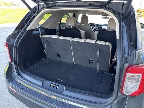 Used 2022 Ford Explorer XLT w/ Equipment Group 202A image 31