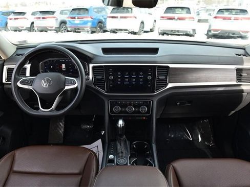 Used 2022 Volkswagen Atlas SE w/ Black Wheel Package image 7