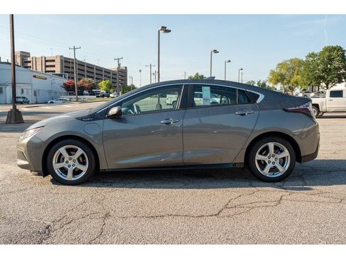 Used 2017 Chevrolet Volt LT w/ Comfort Package FWD image 5