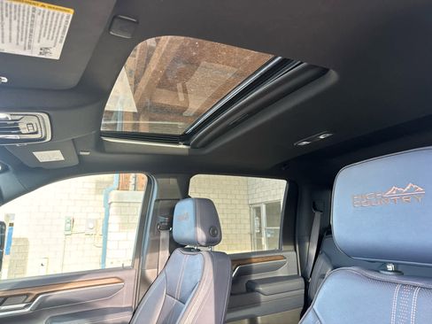 Used 2024 Chevrolet Silverado 2500 High Country w/ High Country Premium Package image 14