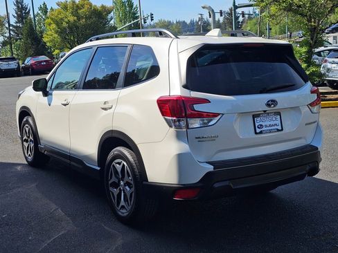 Used 2023 Subaru Forester Premium AWD/4WD image 5