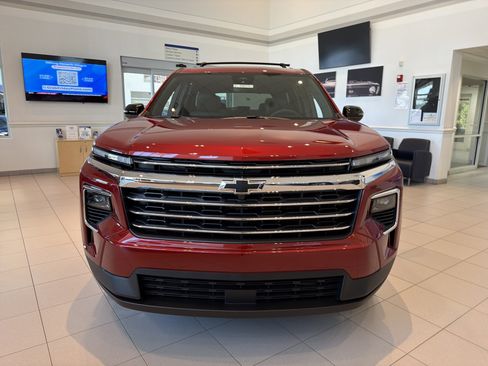 New 2026 Chevrolet Traverse LT image 2
