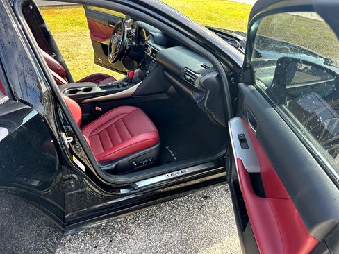 Used 2018 Lexus IS 300 F Sport w/ F Sport Package image 12