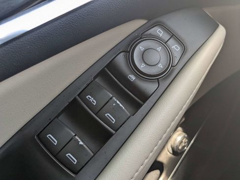 Used 2020 Buick Enclave Essence FWD image 29