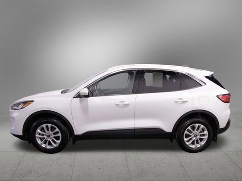 Used 2021 Ford Escape SE image 2
