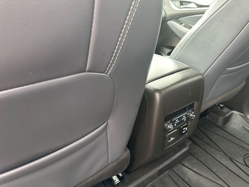 Used 2018 Buick Enclave Premium AWD/4WD image 25