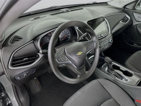 Used 2025 Chevrolet Malibu LT image 23