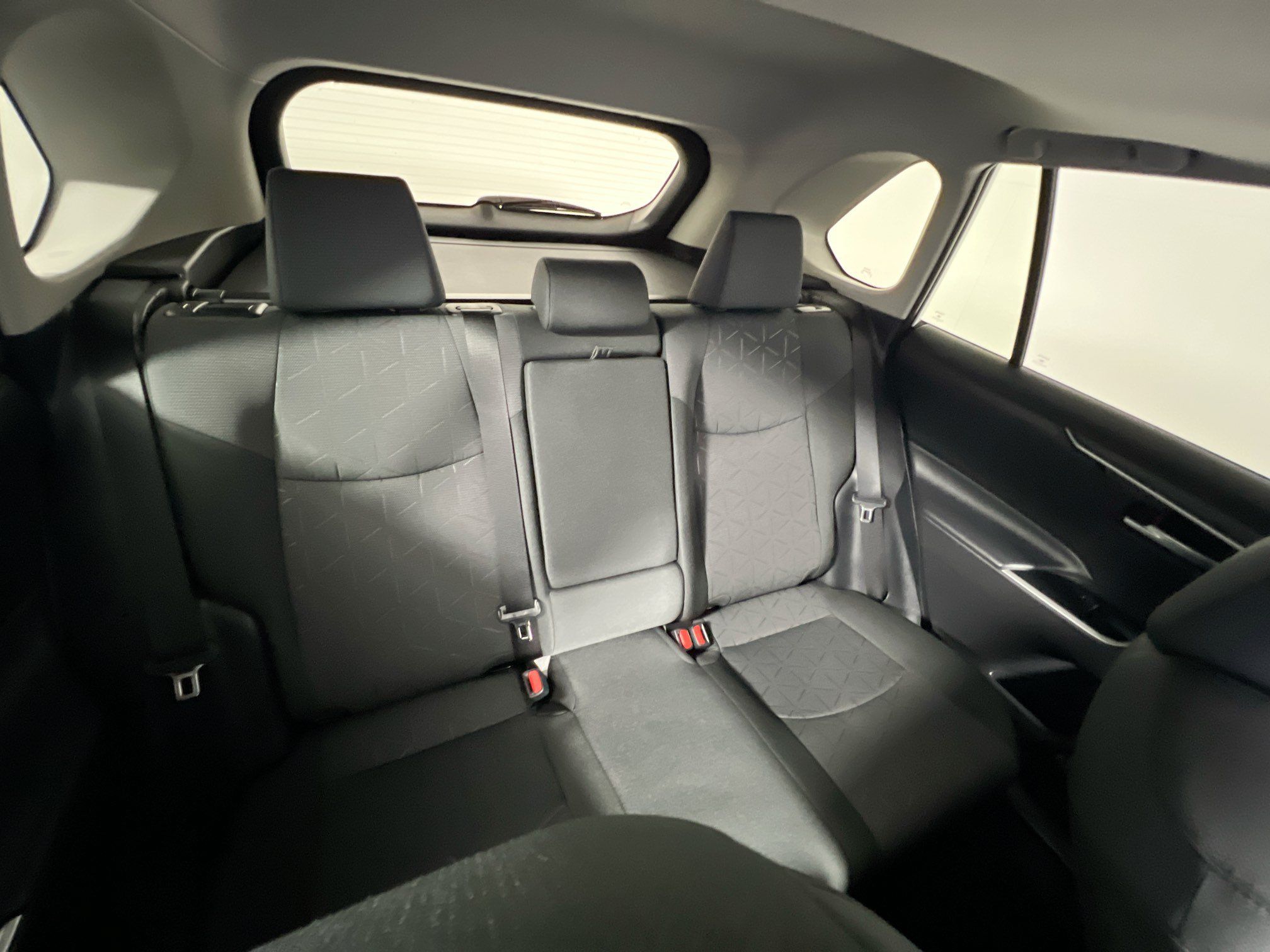 Used 2025 Toyota RAV4 XLE w/ Convenience Package FWD image 32