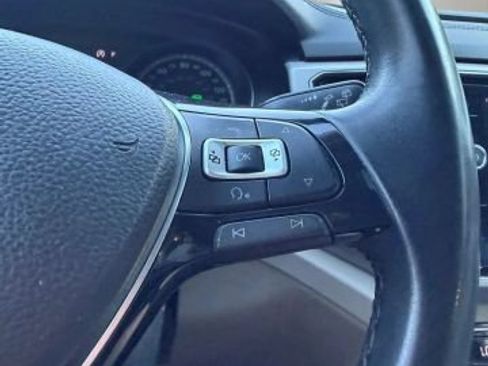 Used 2018 Volkswagen Atlas SEL w/ R-Line Package AWD/4WD image 17