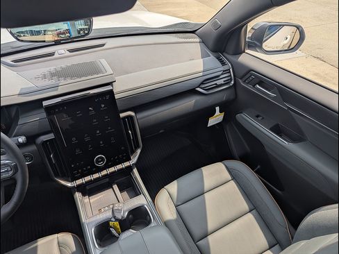 New 2026 GMC Acadia AT4 w/ Luxury Package AWD/4WD image 20