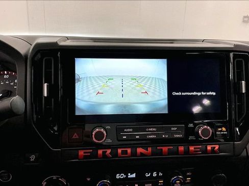 Used 2025 Nissan Frontier PRO-4X AWD/4WD image 29