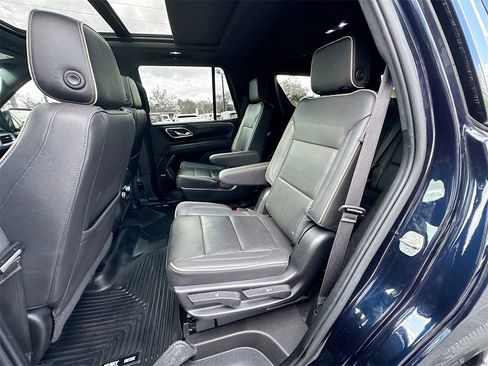 Used 2022 GMC Yukon SLT w/ SLT Premium Package image 27