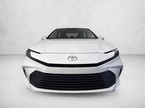 Used 2025 Toyota Camry LE FWD image 8
