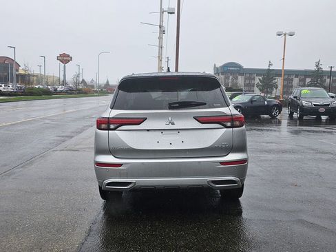 New 2025 Mitsubishi Outlander SEL image 6