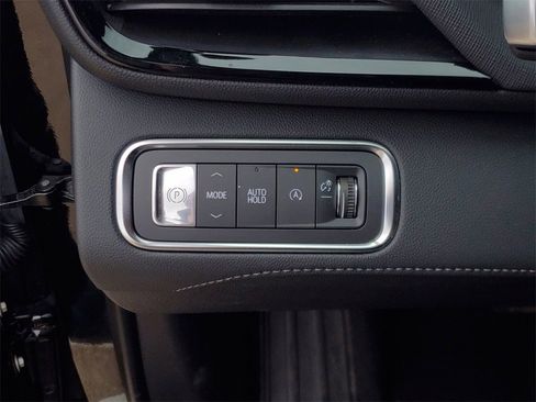 Used 2025 Buick Enclave Preferred image 21