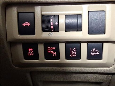 Used 2018 Subaru Legacy 3.6R Limited image 27