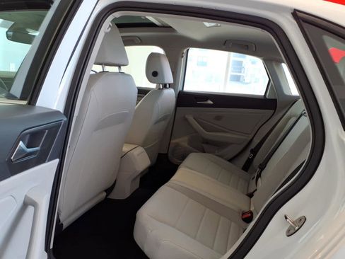 Certified 2023 Volkswagen Jetta SE w/ Panoramic Sunroof Package FWD image 16