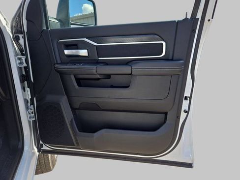 New 2026 RAM 2500 Big Horn AWD/4WD image 11