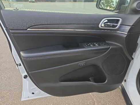 Used 2020 Jeep Grand Cherokee Limited w/ Luxury Group II image 19