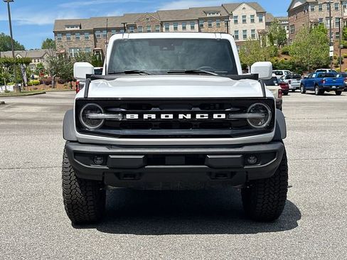 New 2026 Ford Bronco Outer Banks w/ Sasquatch Package AWD/4WD image 2