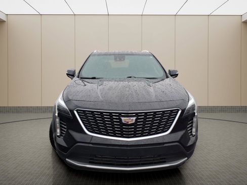 Used 2023 Cadillac XT4 Premium Luxury image 3