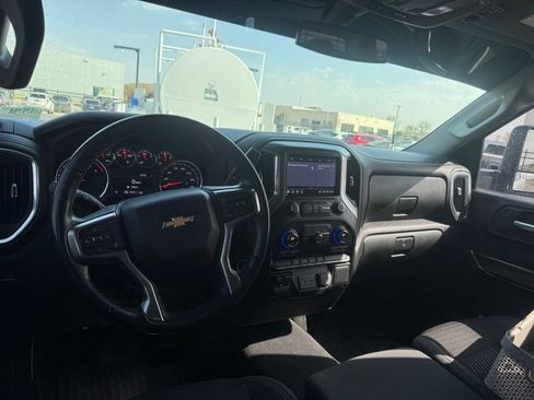 Used 2021 Chevrolet Silverado 2500 LT w/ Convenience Package AWD/4WD image 5