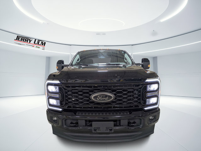 Used 2025 Ford F250 Lariat w/ Black Appearance Package AWD/4WD image 8