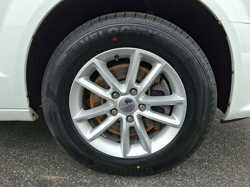 Used 2019 Dodge Grand Caravan SE image 8