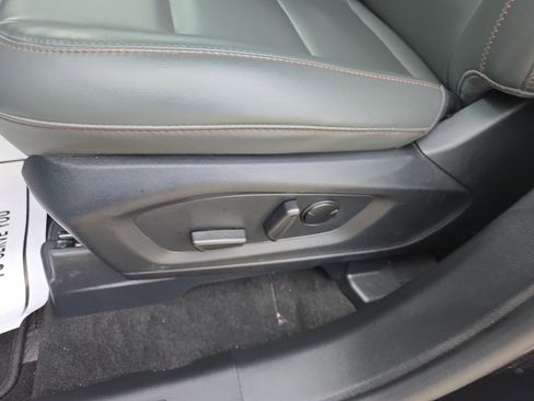 Used 2025 Ford Explorer Active w/ Active Comfort Package image 21