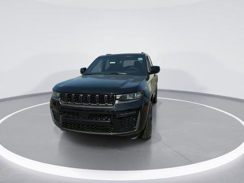 New 2026 Jeep Grand Cherokee Limited Reserve image 3
