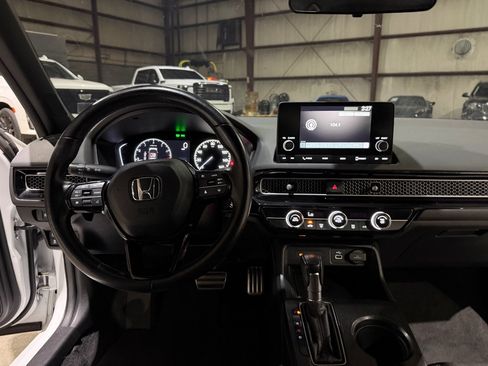 Used 2023 Honda Civic Sport image 29