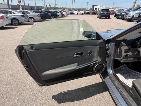 Used 2005 Chrysler Crossfire Limited RWD image 16