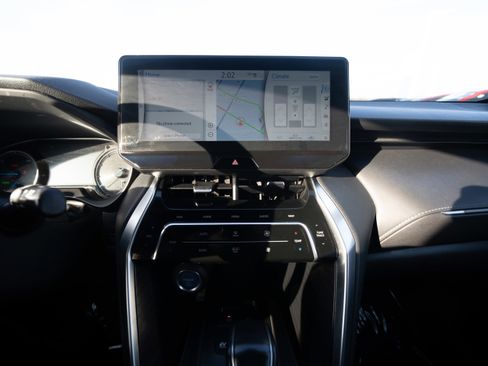 Used 2021 Toyota Venza Limited w/ Advanced Technology Package image 17